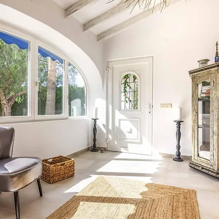 Cathy Fustera Villa Calp